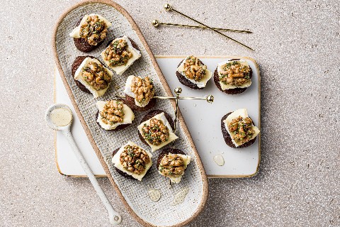 Bocconcini di camembert e albicocche