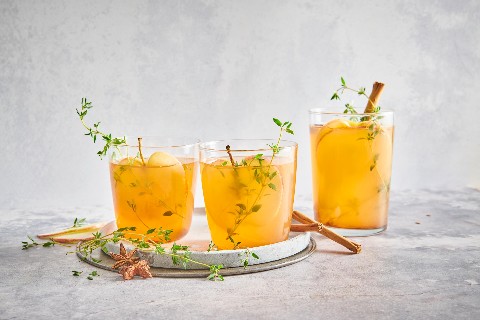 Vin brûlé alle mele e alla cannella
