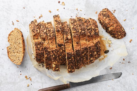 Vollkornbrot mit Kernen