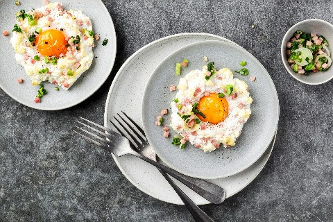 Cloud eggs with ham