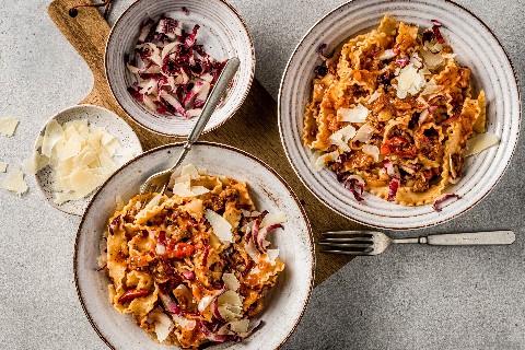 Chicory ragout with pasta