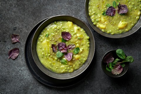 Erbsen-Minze-Kartoffelsuppe
