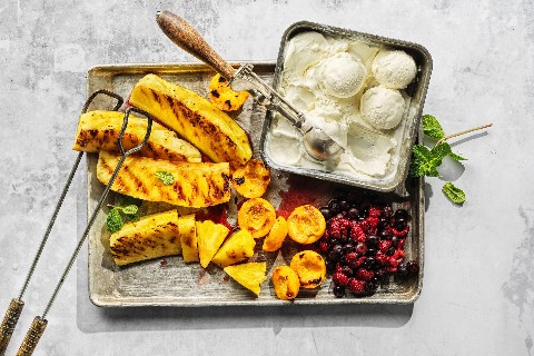 Grilled fruit salad with ice cream