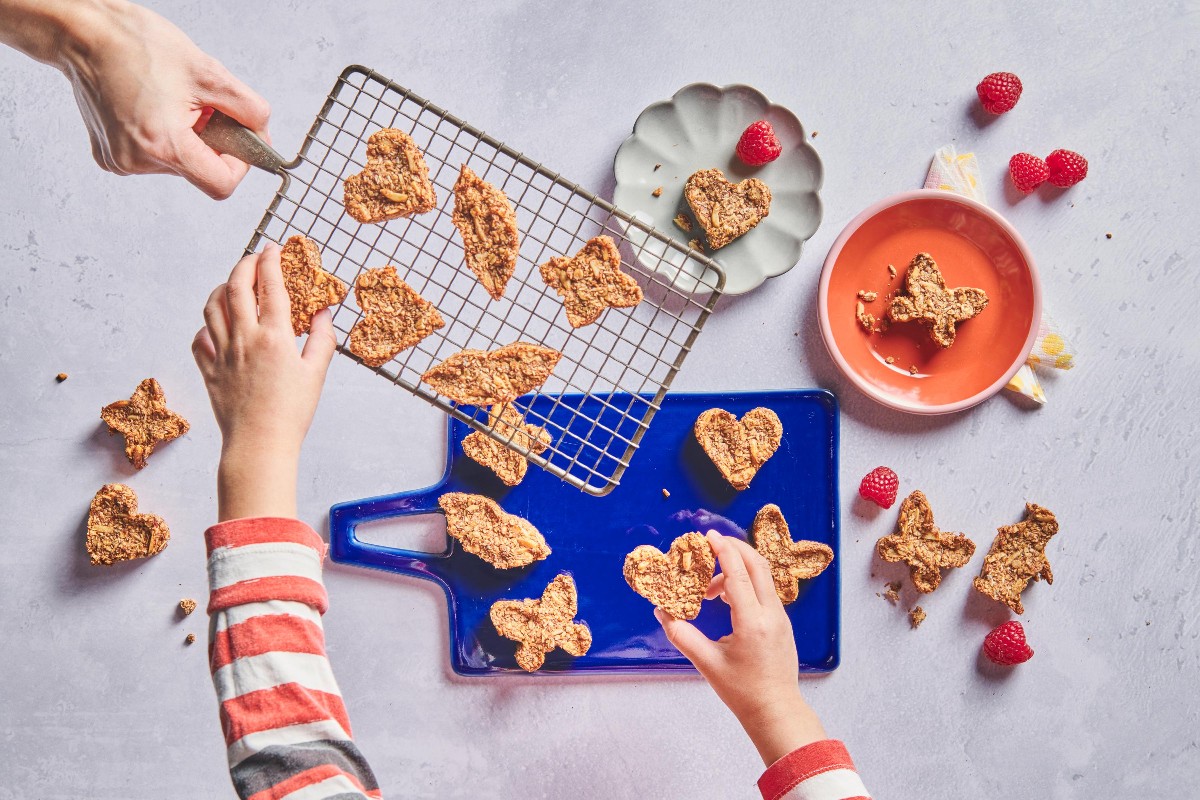 Muesli bar biscuits - Recipes | little FOOBY