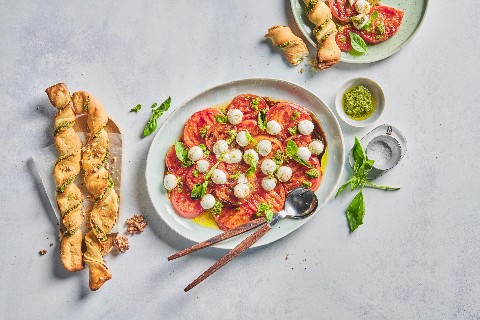 Insalata caprese alla griglia con torciglioni