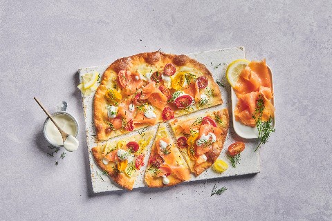 Pizza bianca con salmone