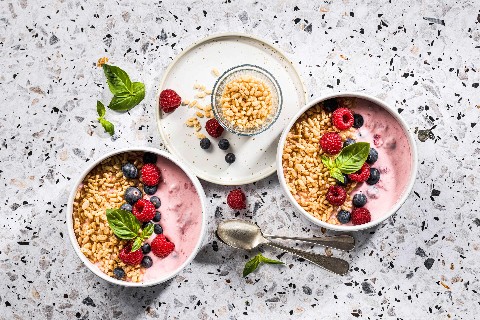 Pink berry muesli