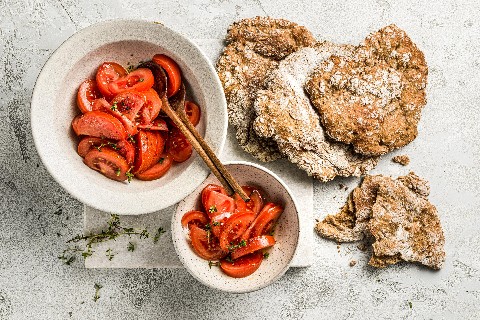 Schüttelbrot mit Tomatensalat