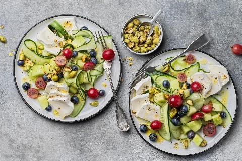 Gurken-Stachelbeeren-Salat