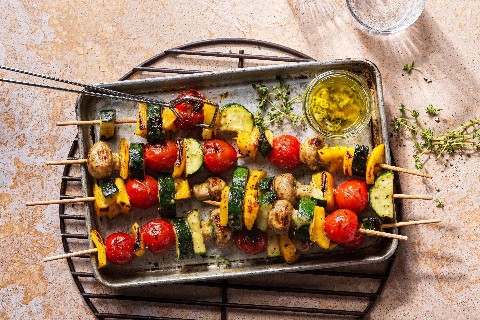 Spiedini alle verdure con marinata all'aglio
