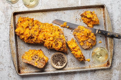 Pane con fondue e zucca