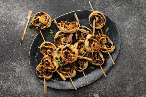 Escargots de fromage aux prunes séchées
