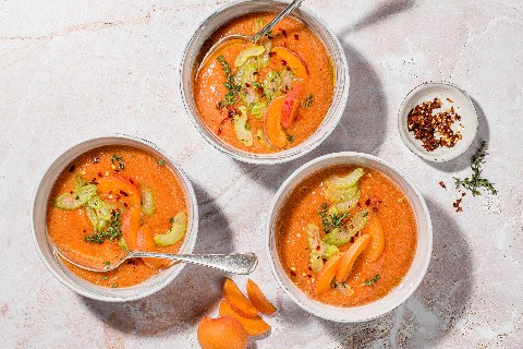 Gaspacho aux tomates et aux abricots