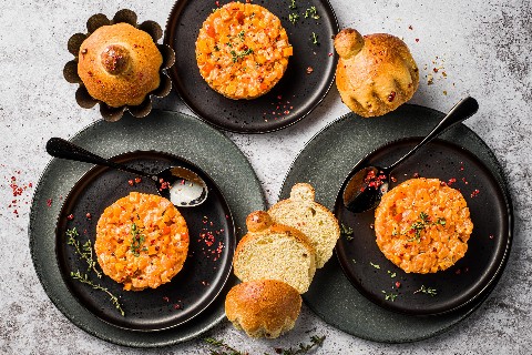 Lachs-Kürbis-Tatar mit Brioche