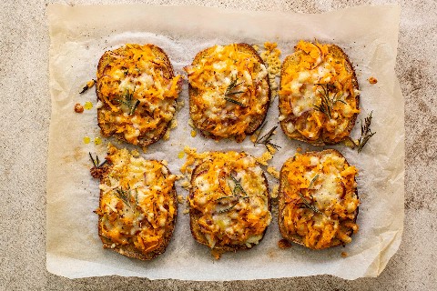 Crostoni al formaggio e zucca