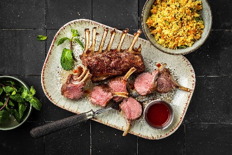 Carrés d'agneau et couscous aux fines herbes