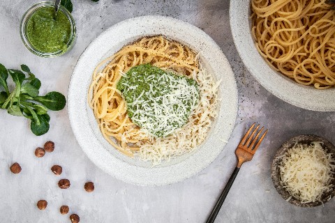 Spaghetti with lamb's lettuce & hazelnut pesto