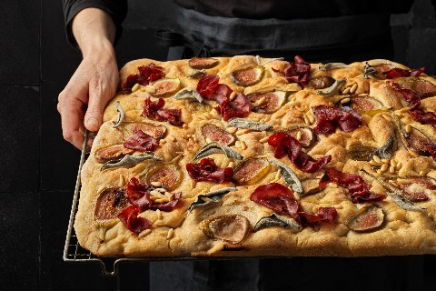 Focaccia à la bresaola et aux figues
