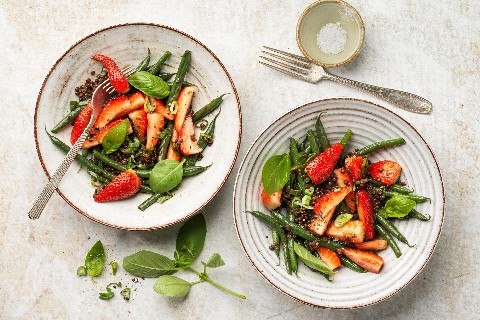 Insalata di fragole, fagiolini e lenticchie