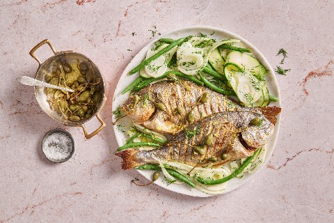 Orata su insalata di verdure