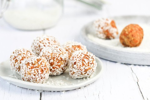 Carrot cake balls