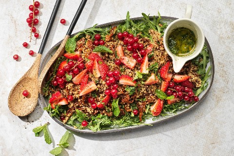 Quinoa salad with berries