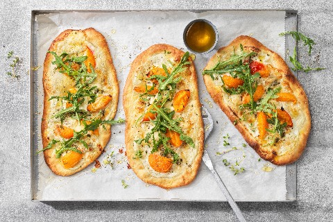 Tarte flambée con albicocche