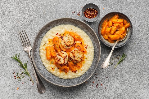 Risotto con albicocche e capesante
