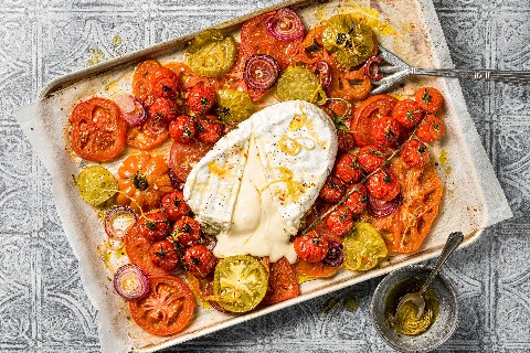 Pomodori al forno con formaggio a pasta molle