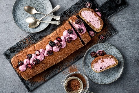 Brombeer-Tiramisu-Rolle