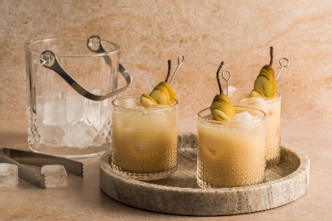 Gin fizz au caramel à la poire