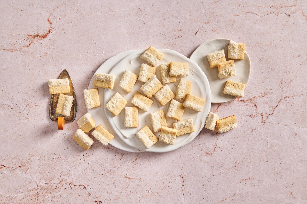 Ginger and honey biscuits - Recipes | little FOOBY