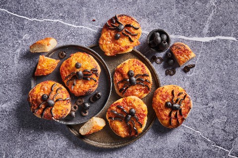 Mini Halloween pizzas