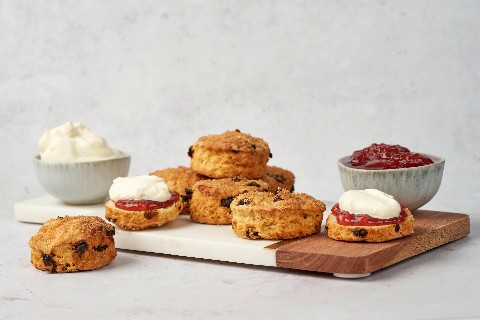 Vegane Scones mit Sultaninen