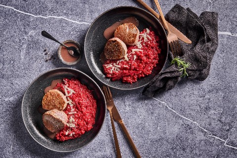 Beetroot risotto with veal fillet