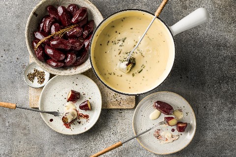 Fondue mit Rotweinkartoffeln