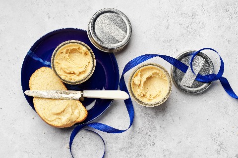 Tartinade à la noix de coco et aux amandes