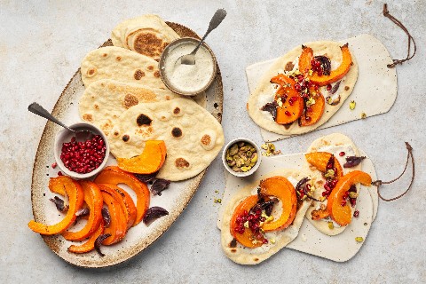 Courge grillée sur naans