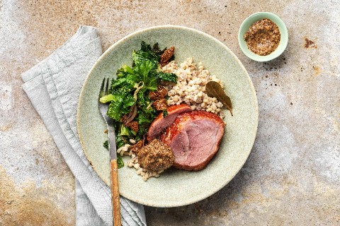 Jambon à l'orge et au chou kale