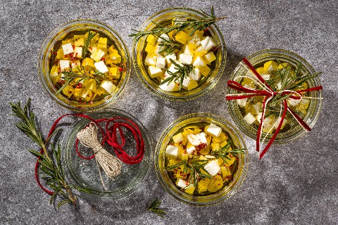 Eingelegter Feta zum Verschenken