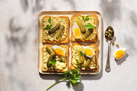 Canapés aux œufs