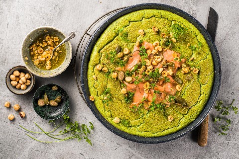 Pancake alle erbe aromatiche con salmone