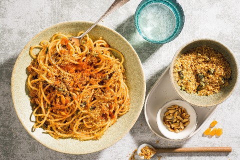 Spaghettoni con acciughe e aglio orsino