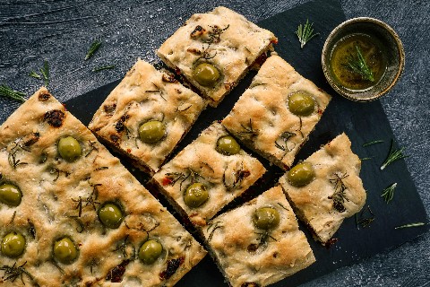 Focaccia aux tomates et à l'huile d'olive