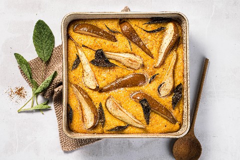 Pear and polenta gratin