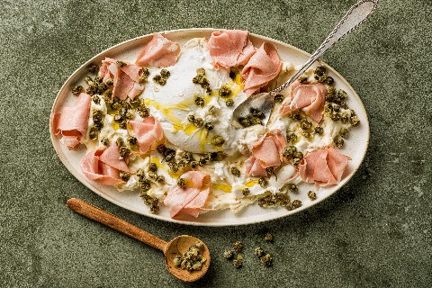 Stracciatella di burrata e mortadella