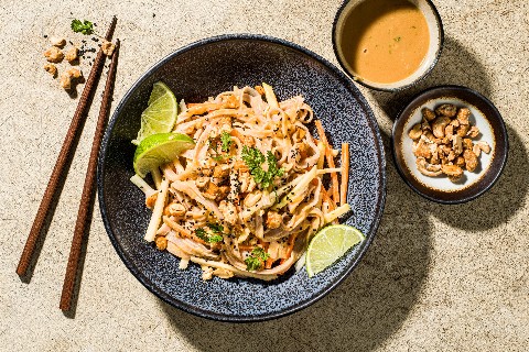 Insalata di fili di riso alla thailandese