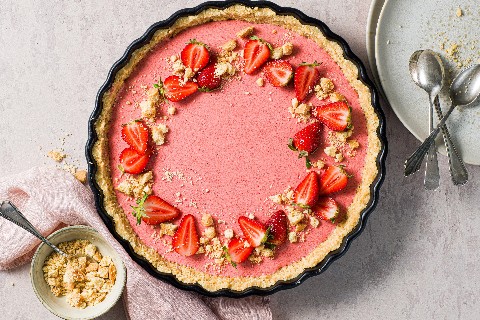 Crostata con mousse alle fragole