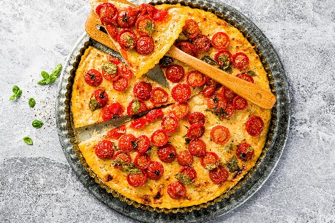 Polenta tart with tomatoes