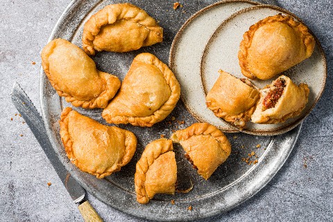 Panzerotti con pomodoro e mozzarella
